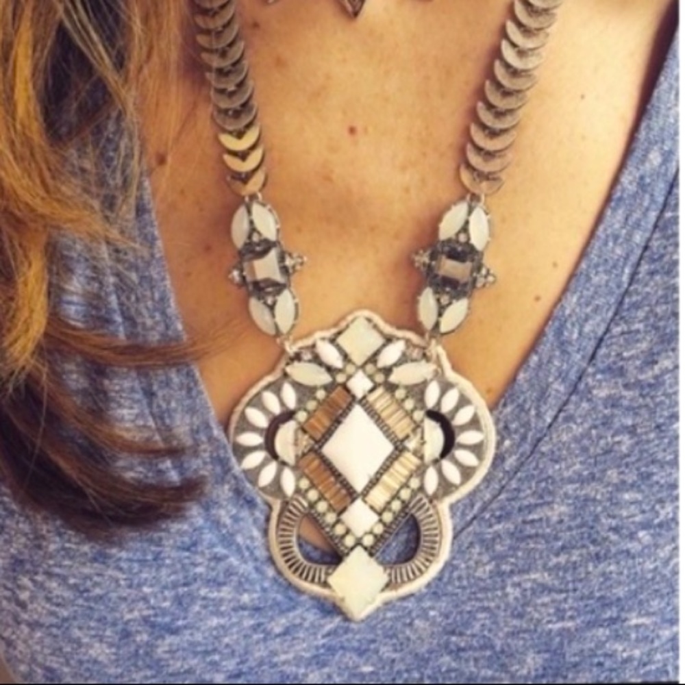 STELLA & DOT Kaia statement necklace